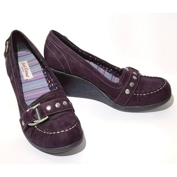 Red Camel 7.5M Wedge Heel Black Faux Suede with Silver Buckles and Brads - Picture 2 of 9